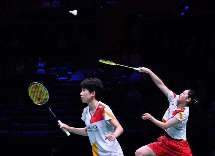 随着欧战与 随着欧战与